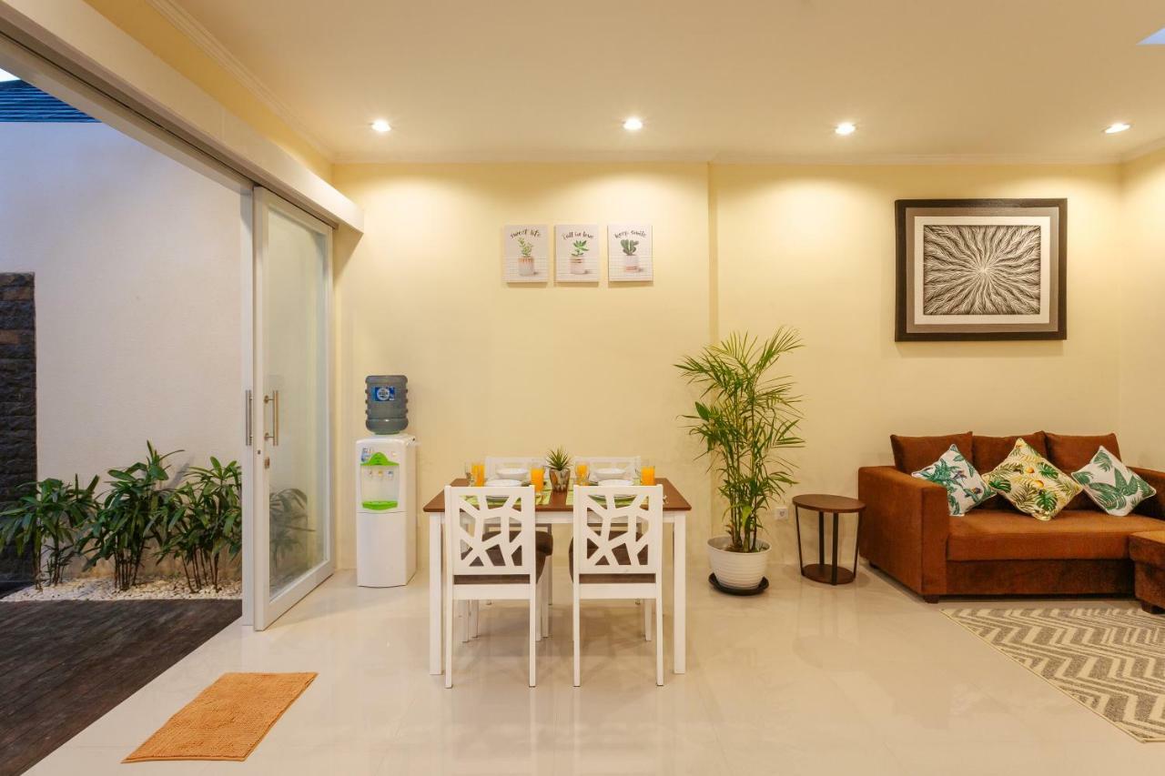 Villa Julie Seminyak Exteriör bild