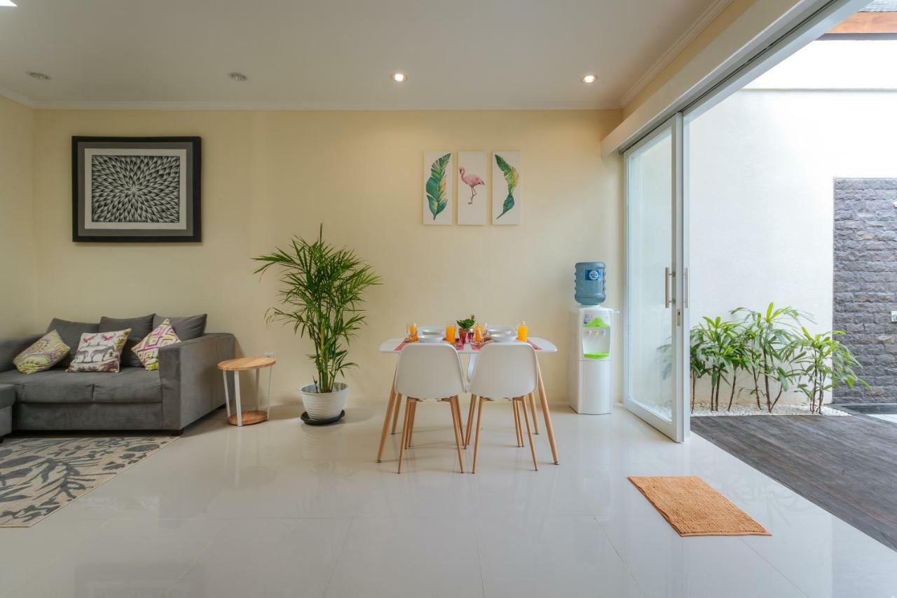 Villa Julie Seminyak Exteriör bild